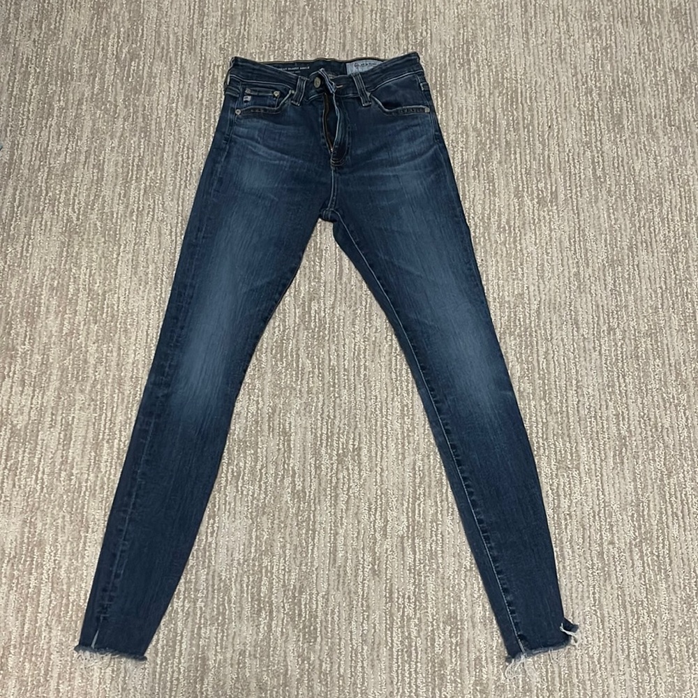 Like NEW AG Farrah jeans. Size 26